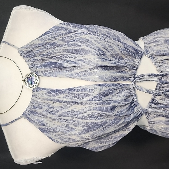 Astr the Label Cutout Halter Abstract Print Maxi Special Occasion Dress. - Picture 5 of 13